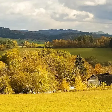 Na Samote U Lesa, Hledsebe Feriehus *